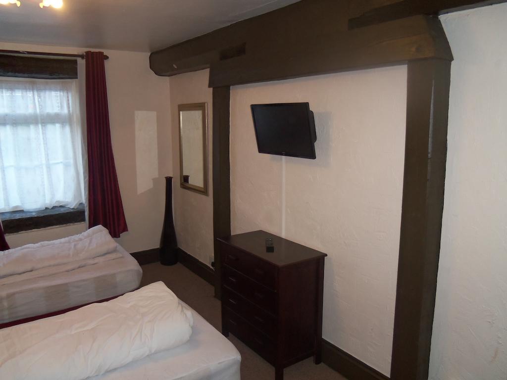 The Cross Inn Cauldon Номер фото